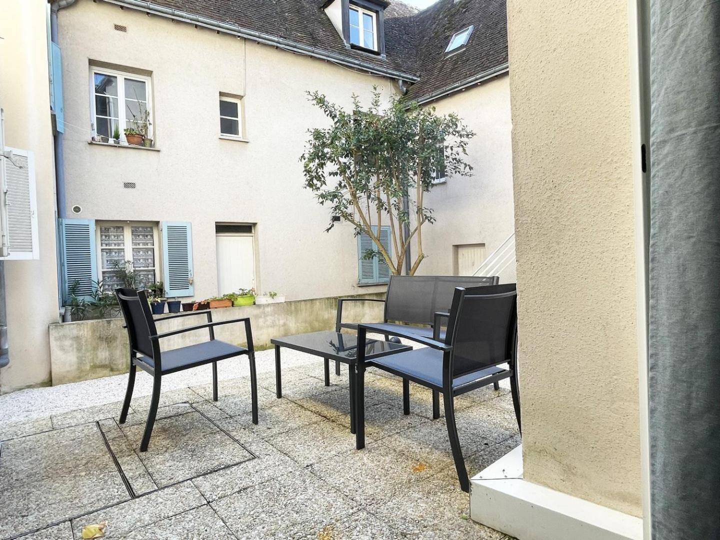 Le Patio De La Reine Berthe - Parking Included Daire Chartres Dış mekan fotoğraf